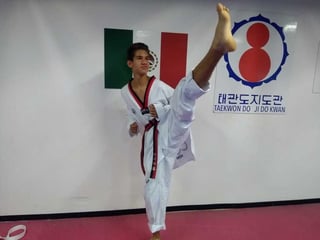 El taekwondoín de la Comarca Lagunera de 13 años de edad aprovechó su estatura y largo alcance para derrotar a todos sus contrincantes.