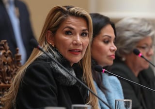 La ministra de Relaciones Exteriores, Karen Longaric, informó que el Gobierno transitorio de Jeanine Áñez, evalúa convocar a nuevas elecciones generales mediante un “Decreto Supremo”. (ARCHIVO) 