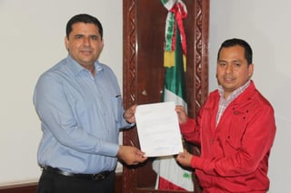 Juan José Carrillo Aldaba presentó esta tarde su renuncia a la Dirección de Desarrollo Social del municipio de Lerdo, baja que se convierte en la primera del gabinete del alcalde Homero Martínez Cabrera. (ANGÉLICA SANDOVAL)