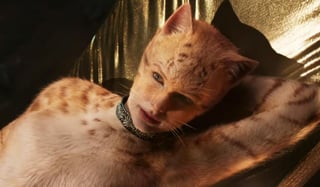 El filme dirigido por Tom Hooper, ganador del Oscar, fue hecho con “digital fur technology” (tecnología digital de pieles) que permite ver a los actores como gatos andromorfos, lo que provocó varias reacciones. (INTERNET) 