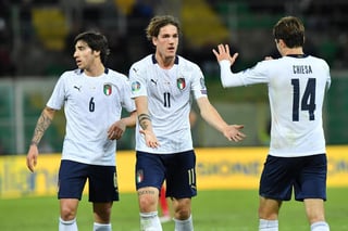 Nicolo Zaniolo (11) y Federico Chiesa anotaron en la goleada que los italianos le propinaron a Armenia. (EFE)