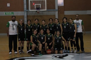 El equipo de basquetbol femenil, consiguió otro campeonato más en este certamen correspondiente a la categoría de secundaria. (ESPECIAL) 