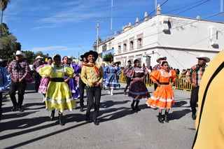 El desfile del aniversario 109 de la Revolución Mexicana en San Pedro contó con la presencia de alrededor de 3 mil 500 personas. (EL SIGLO DE TORREÓN / MARY VÁZQUEZ) 