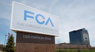 Fiat Chrysler está retirando de circulación casi 700,000 camionetas SUV para reparar un problema que puede causar que el motor se pare. (ARCHIVO)