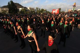 Manifestación por el Día Internacional de la Eliminación de la Violencia contra la Mujer, en Santiago de Chile. (EFE)