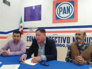 El excandidato Vicente Triana y su equipo busca anular elección para renovación del comité local del PAN en Lerdo. (EL SIGLO DE TORREÓN/JOEL MENDOZA)