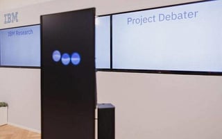 El Project Debater de IBM, un robot polemista que ya ha debatido contra seres humanos, se enfrentó por primera vez a sí mismo. (ESPECIAL) 
