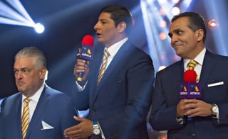 Carlos Aguilar, mejor conocido como el 'Zar del boxeo' tomará los micrófonos de TUDN para narrar el pleito entre Andy Ruiz y Antonhy Joshua. (CORTESÍA)