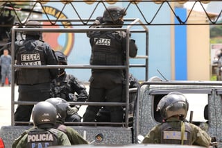 Hay vigilancia militar en las afueras de la embajada de México en Bolivia.