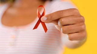 “Cuando me diagnosticaron con VIH me asusté y busqué información en internet”, relató. (ESPECIAL)