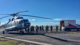 se realizó la entrega de víveres y apoyos para las personas damnificadas. Gracias a helicópteros del Gobierno del Estado y la Secretaría de la Defensa Nacional. (ARCHIVO) 
