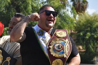 La bolsa para el boxeador mexicano será de cuatro millones más que la que recibió en el primer combate con Joshua. (ARCHIVO)