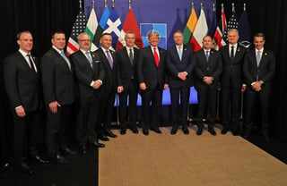 Los líderes de los países miembros de la Organización del Tratado del Atlántico Norte (OTAN) reafirmaron hoy su compromiso de defenderse mutuamente en caso de agresión. (EFE) 