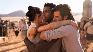 La química entre “Finn” y “Poe”, personajes interpretados por los actores John Boyega y Oscar Isaac, respectivamente, fue resaltada por los fanáticos en la cinta Star Wars: Episode VII - The Force Awakens en 2015. (ESPECIAL)