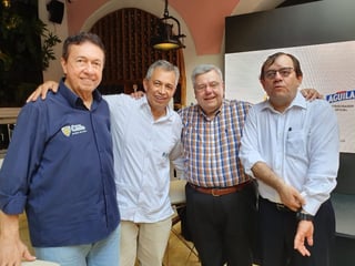 Kleiber Bekltrao, Carlos Julio Castellanos, Ernesto Ortiz y Danilo Díaz, delegación de AIPS América en Cartagena, Colombia. (AIPS América)