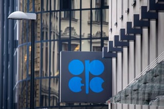  La OPEP y sus aliados (OPEP+) acordaron este viernes en Viena retirar del mercado 500,000 barriles diarios de crudo a partir del enero próximo, adicionales al recorte de 1.2 millones del barriles al día (mbd) que entró en vigor el 1.1.2019. (ARCHIVO)