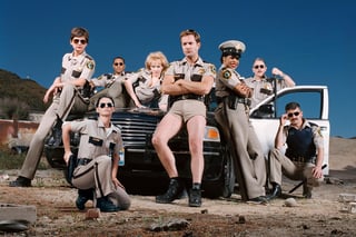 El éxito de dicho programa, que supone una parodia de la serie policiaca Cops, de estilo documental, permitió que se realizara en 2007 una película, Reno 911!, la cual recaudó cerca de 22 millones de dólares. (ESPECIAL)