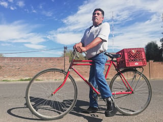Don Eduardo Rojas, de 57 años, es originario de Parral, Chihuahua y radica aquí desde el año 1977. (EL SIGLO DE TORREÓN)