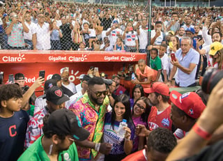 El beisbolista David Ortiz reapareció en República Dominicana tras el tiroteo que sufrió el pasado 9 de junio. (AP)