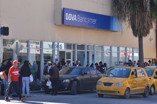 Mañana las instituciones bancarias suspenderán sus operaciones al público por el Día del banquero. (ARCHIVO)