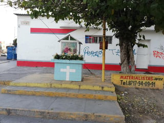 Para los conductores que transitan por el bulevar En Tajito o que toman esta calle para llegar al centro de la ciudad es muy común ver la imagen de la Morenita en esta esquina. (VIRGINIA HERNÁNDEZ)