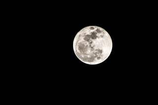 Antes de terminar el año, tendrás la oportunidad de disfrutar de la fase lunar “plenilunio”, donde la luna se puede apreciar completa durante toda la noche.  (ESPECIAL)