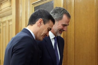 El rey Felipe VI recibe en audiencia al secretario general del PSOE y presidente del Gobierno en funciones, Pedro Sánchez.