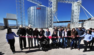 El gobernador de Durango, José Aispuro Torres, inauguró la planta de alimentos 'Las Grullas', en Nuevo Ideal.