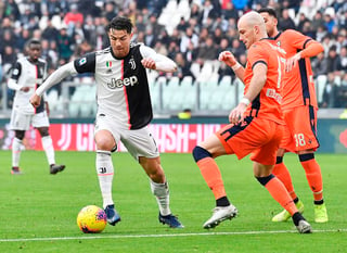 El astro portugués Cristiano Ronaldo fue pieza fundamental en la victoria de la Juventus 3-1 sobre el Udinese. (AP)