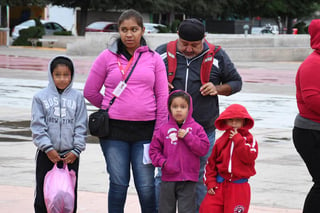 El secretario estatal de Educación, Higinio González Calderón, enfatizó que no hay suspensión de clases, pero los padres deben tomar precauciones ante el frente frío que afecta al norte del país.
(ARCHIVO)