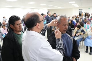 Este martes, el DIF Torreón entregó los aparatos adquiridos con una inversión de 800 mil pesos. (CORTESÍA)