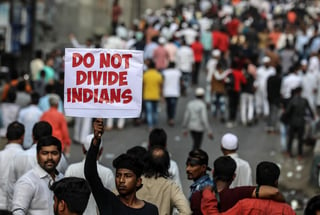 El gobierno de la India prohibió hoy realizar grandes concentraciones en la capital contra ley que excluye a musulmanes. (EFE) 