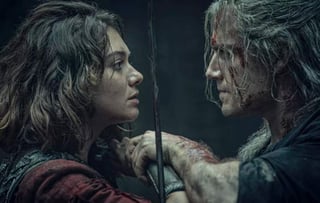 La serie de tintes épicos y fantasiosos, The Witcher, que narra la historia de “Geralt de Rivia” a quien da vida Henry Cavill, ha llegado a Netflix. (ESPECIAL)