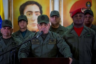 El ministro de Defensa de Venezuela, Vladimir Padrino, informó este domingo que un grupo de 'extremistas de la oposición' asaltó una unidad militar ubicada en la frontera con Brasil, lo que desencadenó enfrentamientos que se saldan con al menos un oficial fallecido. (ARCHIVO)