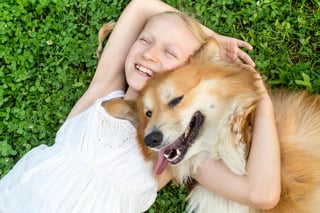 Convivir con perros domésticos desde los primeros años de la niñez podría disminuir la posibilidad de desarrollar esquizofrenia en la edad adulta. (ARCHIVO) 