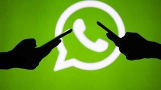 Un fallo dentro de la aplicación de mensajería WhatsApp permite a hackers bloquear la app por medio de un mensaje con malware. (ESPECIAL) 