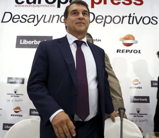 Joan Laporta, quien dejó el cargo de presidente del Barcelona, dijo que se postulará para las próximas elecciones. (ARCHIVO)