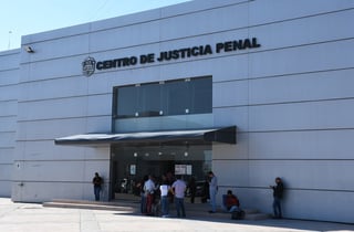 En audiencia celebrada en el Centro de Justicia Penal, el juez falló a favor de Pedro Luis 'N', señalado por el delito de abuso sexual; no encontró evidencia necesaria para vincularlo a proceso. (EL SIGLO DE TORREÓN)