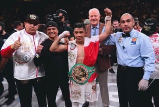 Sonriente tras su victoria en Phoenix, Julio César 'Rey' Martínez tiene en la mira el llegar a mayores alturas dentro del boxeo. (ESPECIAL) 