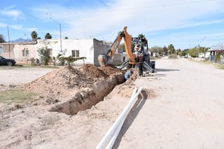Las obras que se llevan a cabo mejorarán el servicio de agua potable de cuatro comunidades del municipio de Gómez Palacio.