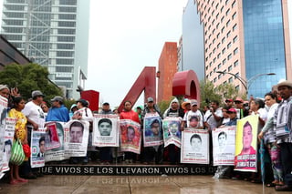 
El Gobierno de Andrés Manuel López Obrador reabrió en diciembre de 2018 el caso y estableció la llamada Comisión Presidencial para la Verdad y Acceso a la Justicia en el caso Ayotzinapa. (ARCHIVO)