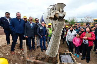 El gobernador, José Aispuro Torres, inició la rehabilitación del parque público Nuevo Durango II, con una inversión de 7 mdp. (CORTESÍA) 