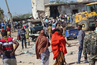 Somalia vive en un estado de conflicto y caos desde 1991, cuando fue derrocado el dictador Mohamed Siad Barré, lo que dejó al país sin Gobierno efectivo y en manos de milicias islamistas y señores de la guerra.
(EFE)