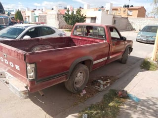 La camioneta fue localizada en la colonia Miravalle de la ciudad de Gómez Palacio gracias a una denuncia anónima. (EL SIGLO DE TORREÓN)