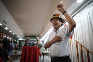El expresidente de Bolivia Evo Morales y dirigentes de su partido político, el Movimiento al Socialismo (MAS), iniciaron este domingo una reunión en Buenos Aires en la que decidieron que en enero elegirán a sus candidatos a la Presidencia y Vicepresidencia del país andino. (EFE)