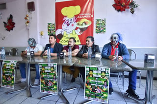 Gladiadores y promotores estuvieron presentes en la conferencia de prensa donde se dio a conocer esta festiva función. (ERNESTO RAMÍREZ) 