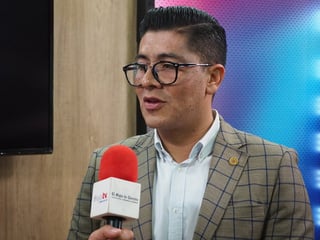 Omar Puentes, nuevo presidente del Colegio, estuvo en entrevista para El Siglo de Torreón en el foro de Siglo TV. (VERÓNICA RIVERA)