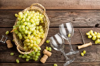 El comer 12 uvas a la medianoche es una tradición que llegó de España. (ARCHIVO)