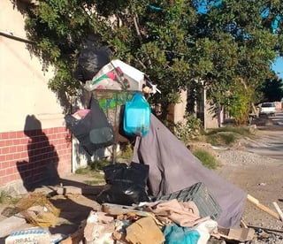 Sobre las calles se puede observar el cúmulo de basura que se da a falta del servicio de recolección. (BEATRIZ A. SILVA)