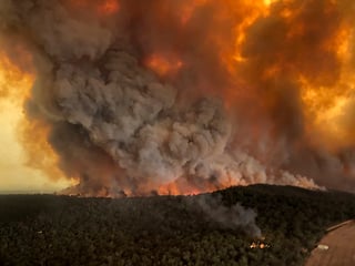 La población de la zona sur de Australia considera que la gestión de Morrison no ha dado ayuda significativa contra los incendios. (AP) 